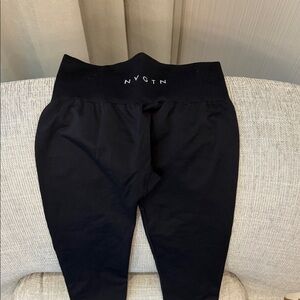 NVGTN Kids Leggings in Classic Black